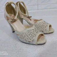 کفش سفید نگین دار اورجینال فقط یک بار استفاده شده
