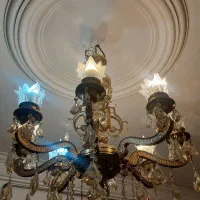 لوستر ۸ شاخه بزرگ و لوستر ۵ شاخه طرح ورساچ برنز