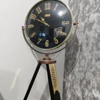ساعت پایه دار