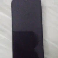 گوشی کاملا سالمه کارتن دارد شارژردارد