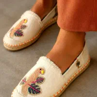 کالج ایتالیایی دست‌دوزی شده
