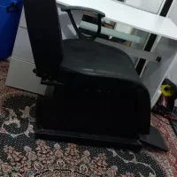 فروش صندلی وآینه ومیزناخن آرایشگاه|آرایشگاه و سالن‌های زیبایی|خرم‌آباد, |دیوار