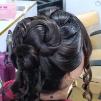 خدمات تخصصی میکاپ و شنیون و آموزش با مدرک معتبر|خدمات آرایشگری و زیبایی|چناران, |دیوار