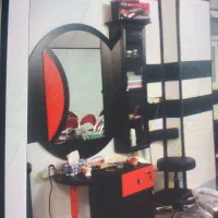 ویترین واینه ارایشگاه