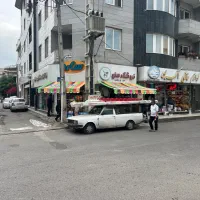 کار در فروشگاه مواد غذایی با موتور سیکلت