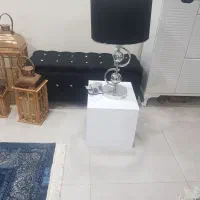 آباژور نو استفاده نشده با میز هایگلاس