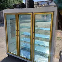 یک عدد یخچال ویترینی