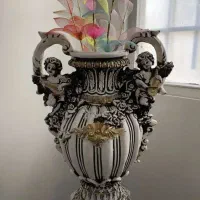 گلدان با پایه کاملا نو