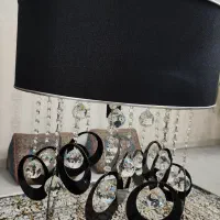 لوستر و میز تلفن