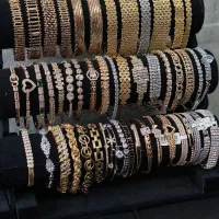 فروش مانکن واستندهای طلاوبدلیجات همراه بدلیجات و..|فروشگاه و مغازه|عجب شیر, |دیوار