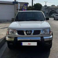 نیسان پیکاپ 4 در سفید