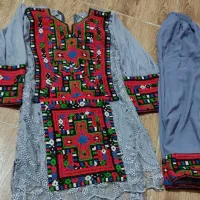 لباس بچگانه محصم صندوقی گلیرکش( خیلی تمیز)