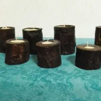 تعدادی شمع چوبی