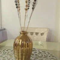 گلدان وگل
