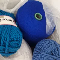 تعدادی کاموا ترک و ایرانی و میل بافتنی|لوازم خیاطی و بافتنی|گنبد کاووس, |دیوار