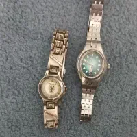 دوعدد ساعت ژاپنی