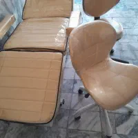 صندلی چرخدار و یک عدد صندلی انتظار