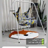 تاب پارچه ای و پایه فلزی دارای قلاب آویز