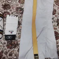 تمامی وسایل شخصی تکواندو موجود است