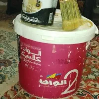 دو سطل رنگ و چرتکه رنگ کاری ...