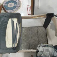 تخت کودک مارک کراگو کنار مادر تا چهارسال