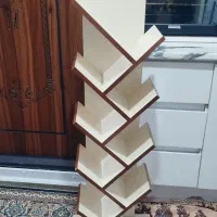درختی زرد با نوار قهوه ای
