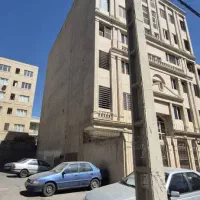 خانه-کلنگی-بر-خیابان-اصلی