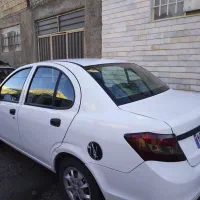 ساینا کم کار و کاملا بی رنگ و فوق العاده سالم سالم