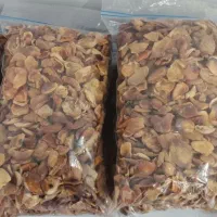 زردآلو خشک. توت خشک