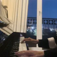 آموزش موسیقی تخصصی پیانو (استاد خانم)