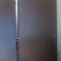 درب چوبی محکم بدون خط و خش