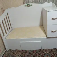 تخت کودک همراه تشک|تخت و صندلی بچه|ملایر, |دیوار