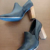 کفش سایز ۳۸