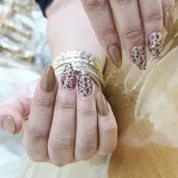 کاشت ناخن فقط فقط۲۵۰