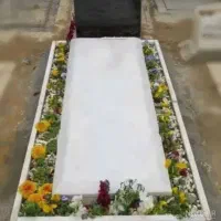 قبر فروشی دو عدد قطعه ۴۴ ردیف ۱۲