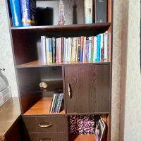 فوری کتابخانه و میز آرایش  در حد نو