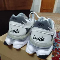 یک جفت کتونی نیو بالانس|کیف، کفش، کمربند|قم, هفت تیر|دیوار