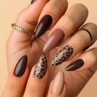 خدمات کاشت ناخن کاشت مژه میکرو ابرو پرسینگ