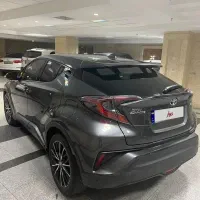تویوتا C-HR هیبرید ۲۰۱۸ خاکستری (با برگه کارشناسی)