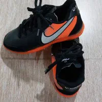 کفش ورزشی سالن