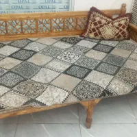 فروش تخت در حد نو با چوب روس زد باران زد آفتاب