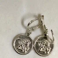 گوشواره دو عدد صد تومان