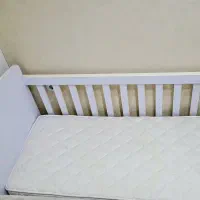 تخت نوزادی کنار مادر