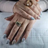 خدمات کاشت ژل ترمیم و طراحی ناخن