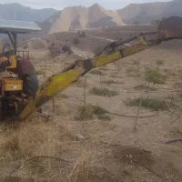 بیل بهکویی پشت تراکتوری فرگوسن رومانی|ماشینآلات صنعتی|سیه رود, |دیوار