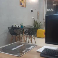 نیروی خانم جوان