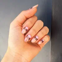 استخدام دستیار ناخنکار