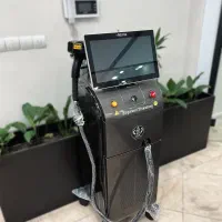 دستگاه لیزر مو تیتانیوم 1200W سه طول موج