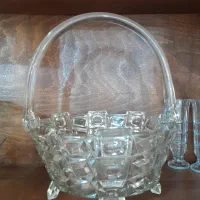 یک عدد. سبد کریستال دسته دار