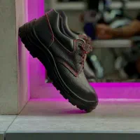 کفش ایمنی فایق|کیف، کفش، کمربند|باسمنج, |دیوار